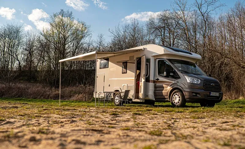 wypoczynek na kempingu